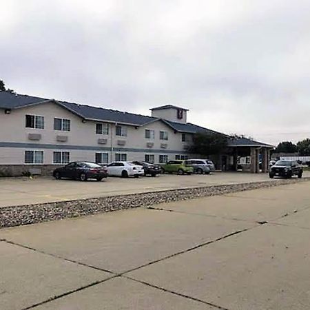 Regency Inn Geneseo Il I-80 Exteriör bild