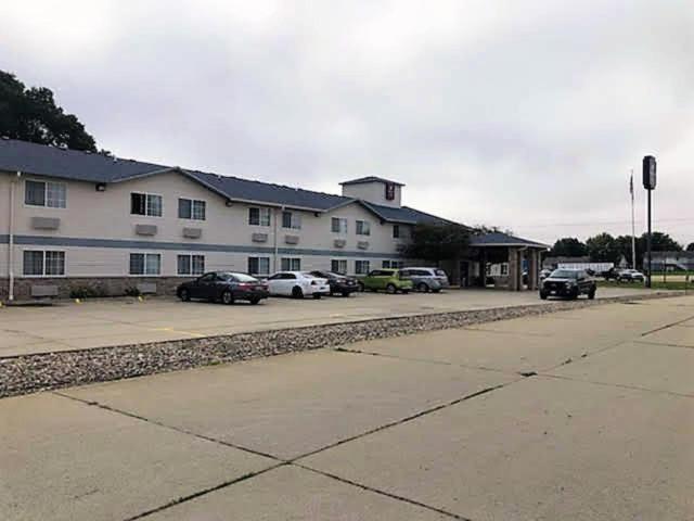Regency Inn Geneseo Il I-80 Exteriör bild